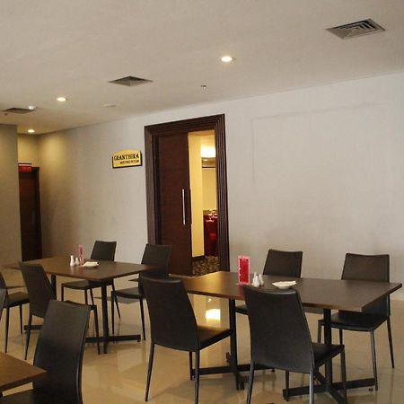 Brothers Inn Sukoharjo Екстер'єр фото