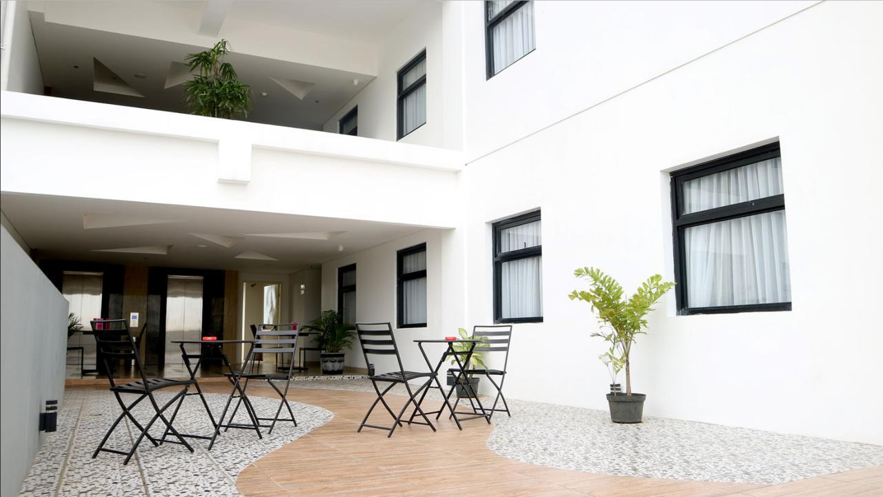 Brothers Inn Sukoharjo Екстер'єр фото
