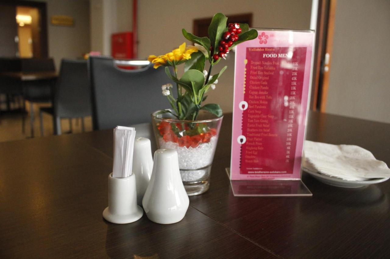 Brothers Inn Sukoharjo Екстер'єр фото